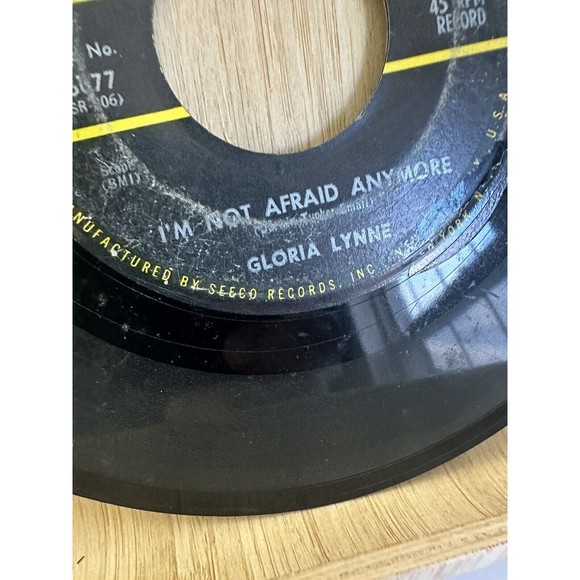 GLORIA LYNNE: I'M NOT AFRAID ANYMORE / IS THERE SOMEONE FOR ME, 45 RPM Single 7” - Picture 6 of 12